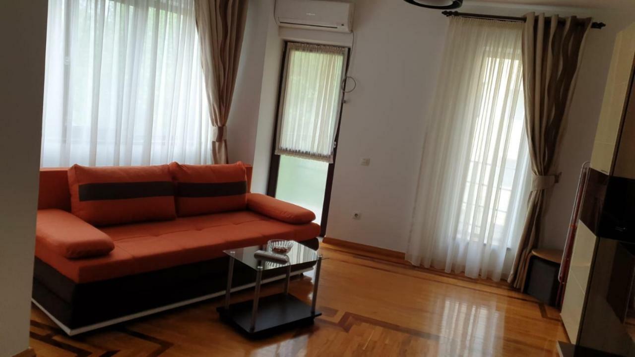 Star Apart Ramnicu Valcea Exterior photo